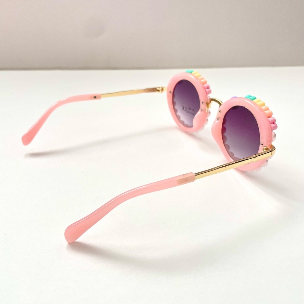 Chic Girls Round Sunglasses with Pearls and Hearts - Supercute! - Picture 7 of 11
